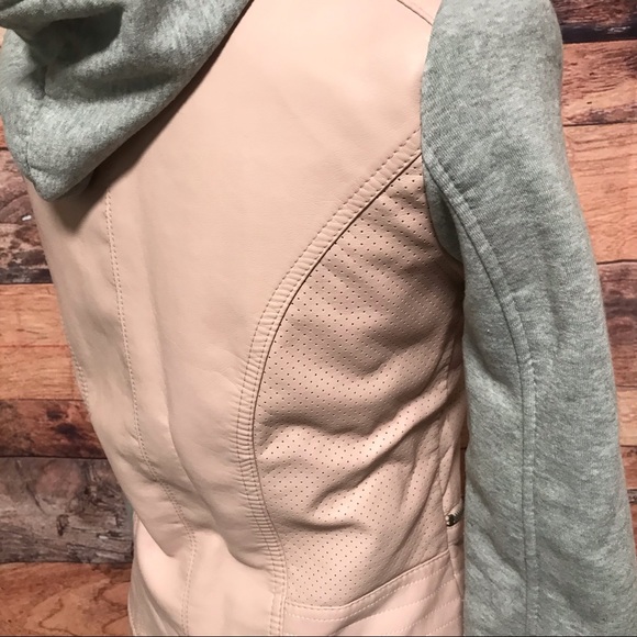 Charlotte Russe Jacket - Picture 4 of 12